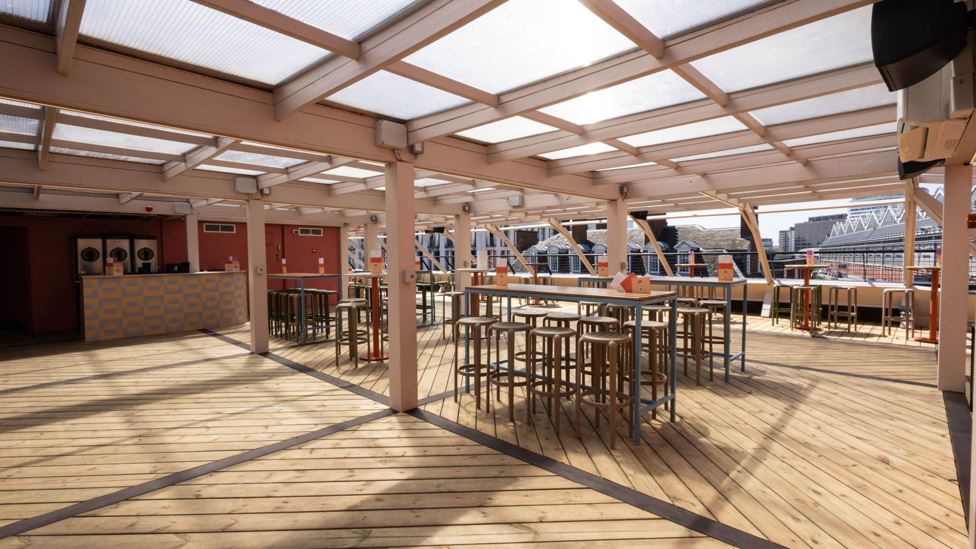 Olympus Bar 1